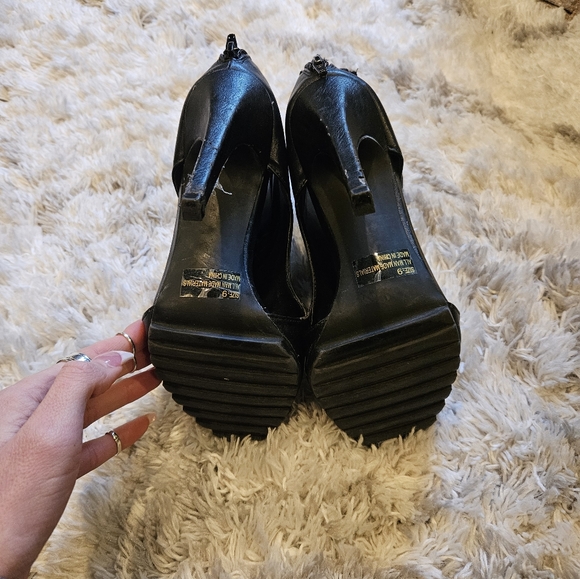 Charlotte Russe Peep Toe Heels - Picture 5 of 16
